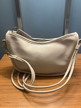 Vintage coach leather shoulder bag